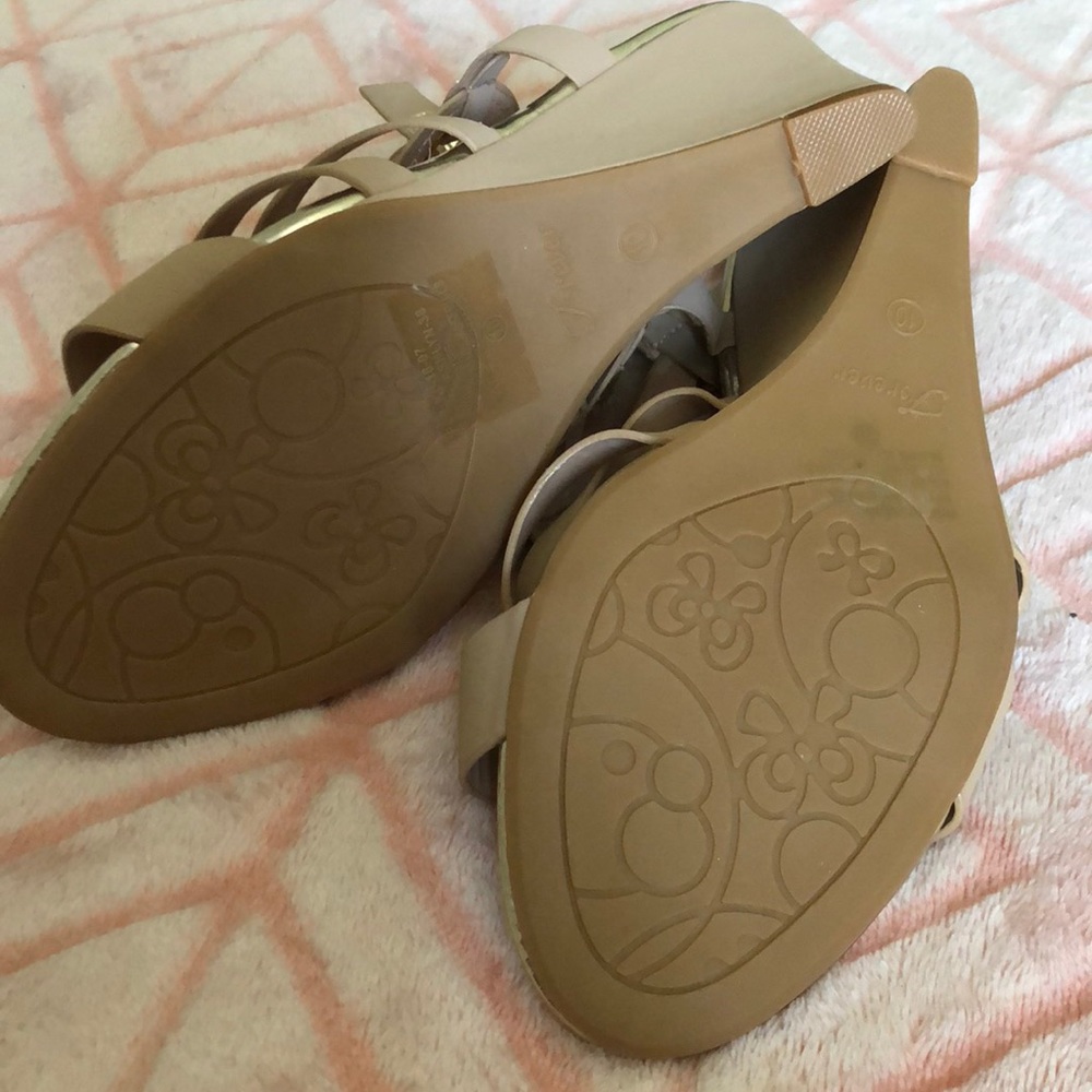 Sandals - Picture 3 of 4
